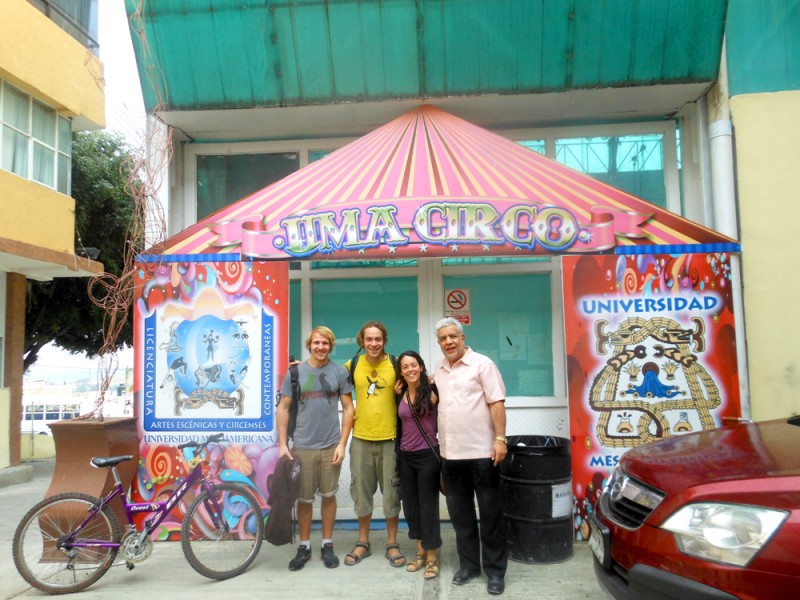 3 - Entrace Trainingspace with Julio